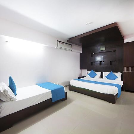 Hotel Durga International Нью-Дели Экстерьер фото