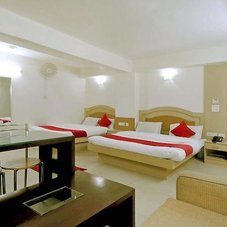 Hotel Durga International Нью-Дели Экстерьер фото