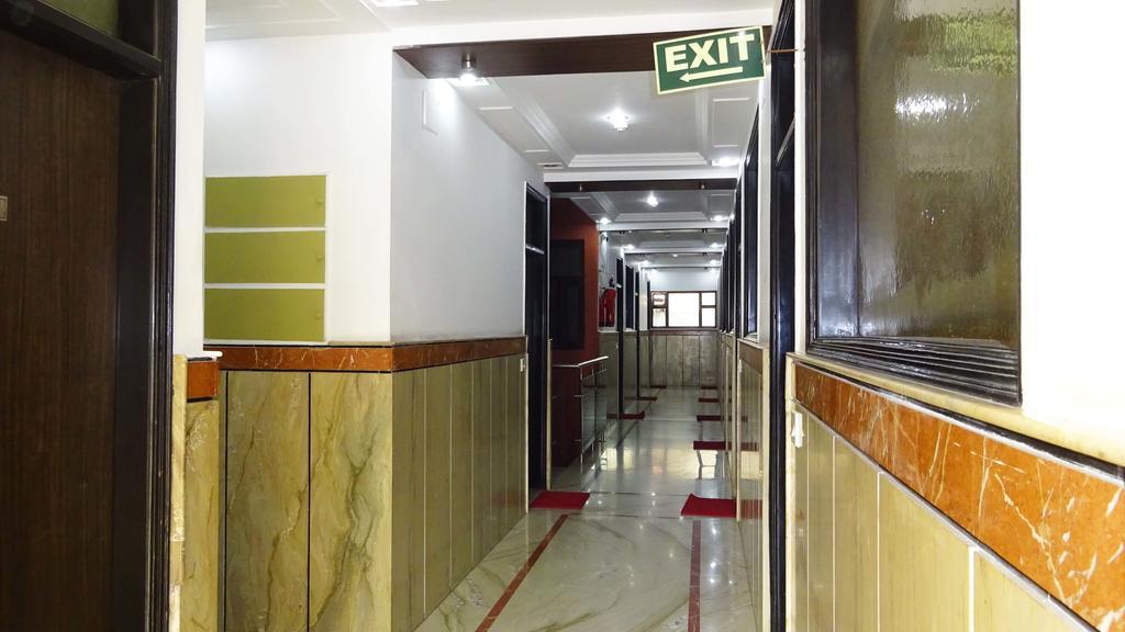 Hotel Durga International Нью-Дели Экстерьер фото