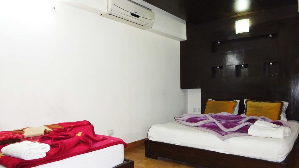 Hotel Durga International Нью-Дели Экстерьер фото
