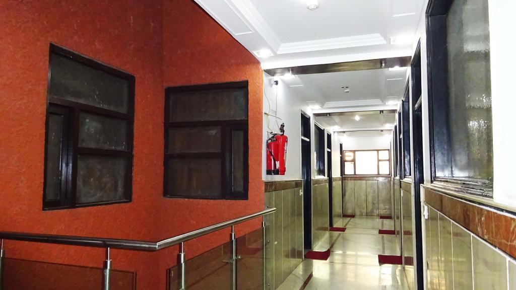 Hotel Durga International Нью-Дели Экстерьер фото