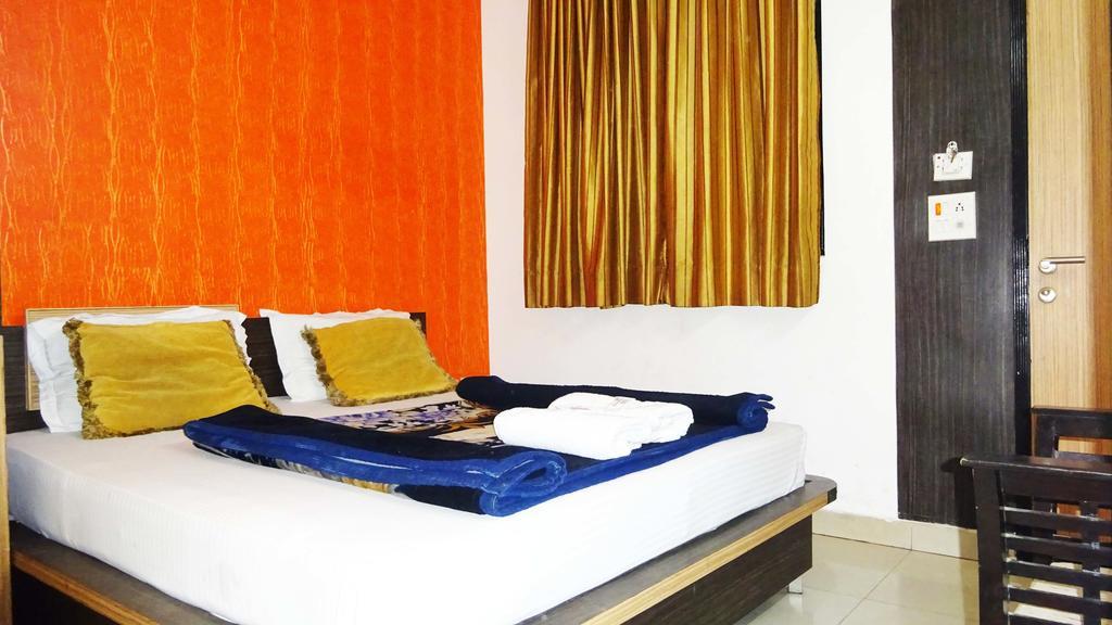 Hotel Durga International Нью-Дели Экстерьер фото
