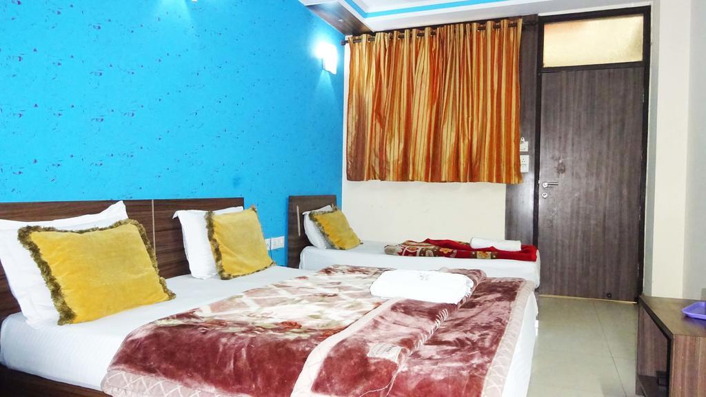 Hotel Durga International Нью-Дели Экстерьер фото
