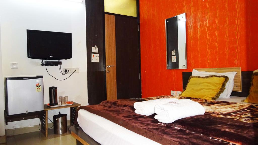 Hotel Durga International Нью-Дели Экстерьер фото