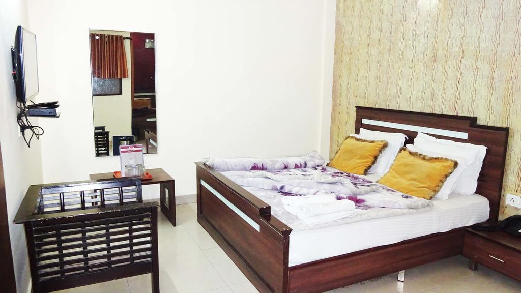 Hotel Durga International Нью-Дели Экстерьер фото