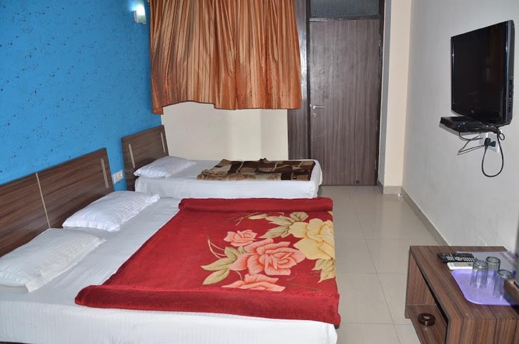 Hotel Durga International Нью-Дели Экстерьер фото