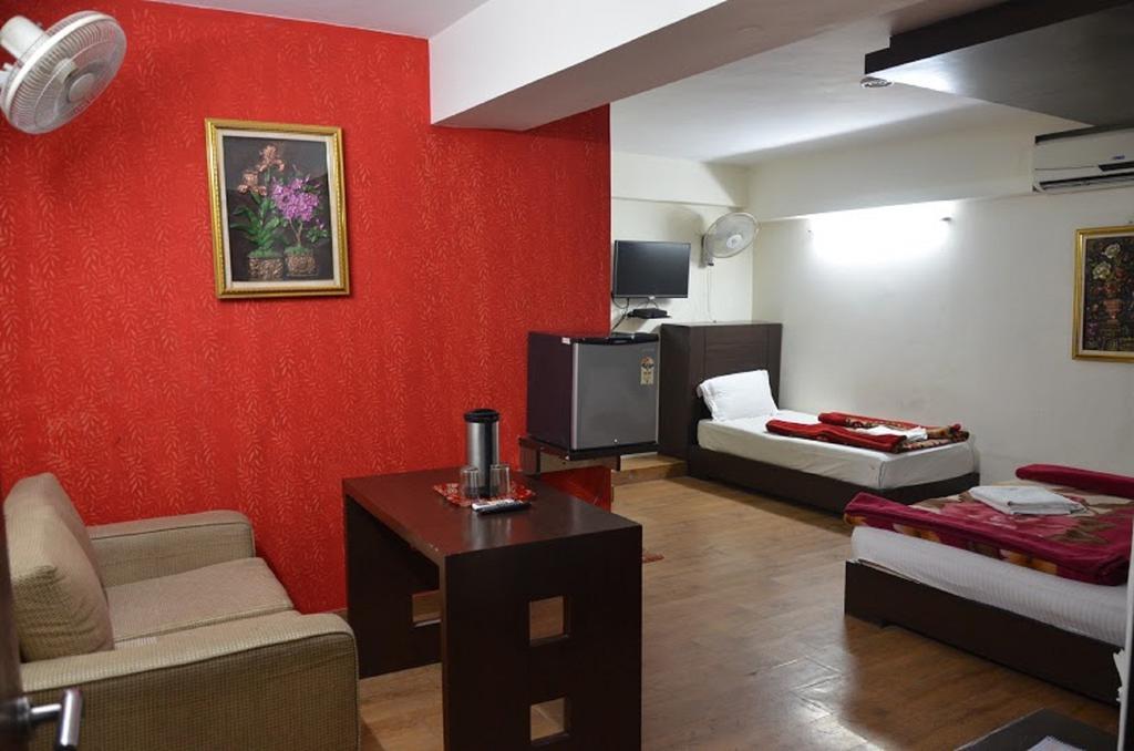 Hotel Durga International Нью-Дели Экстерьер фото