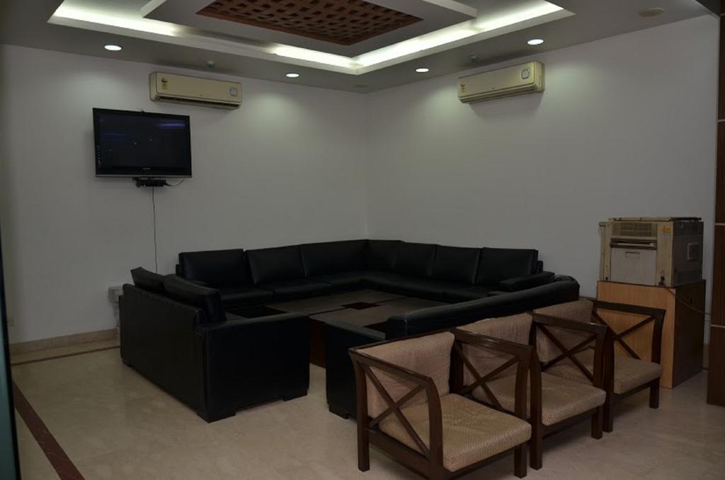 Hotel Durga International Нью-Дели Экстерьер фото