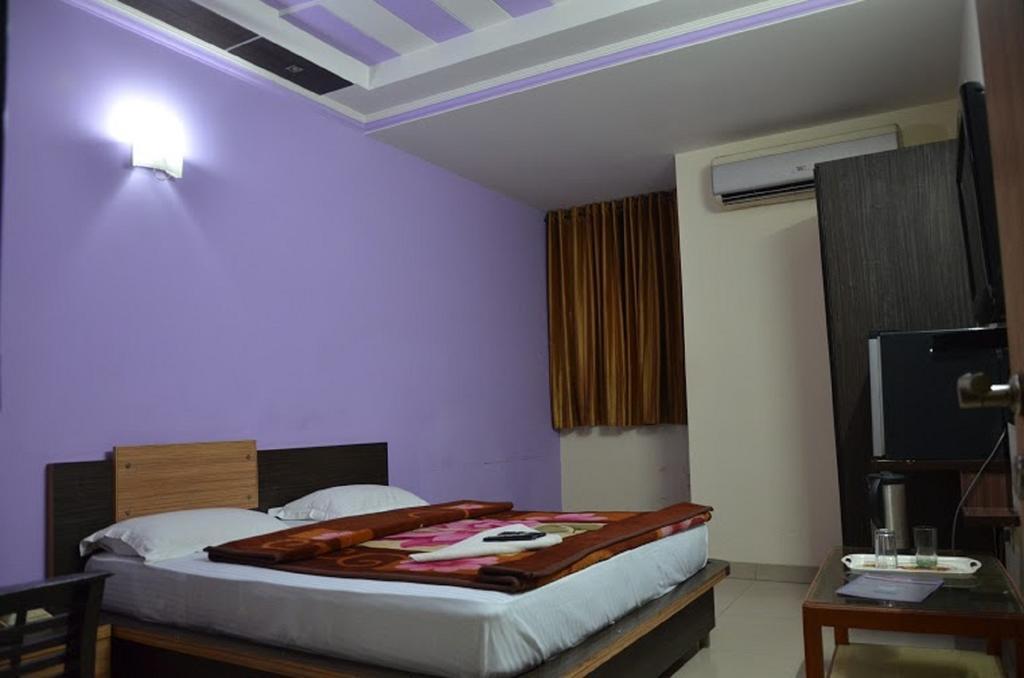 Hotel Durga International Нью-Дели Экстерьер фото