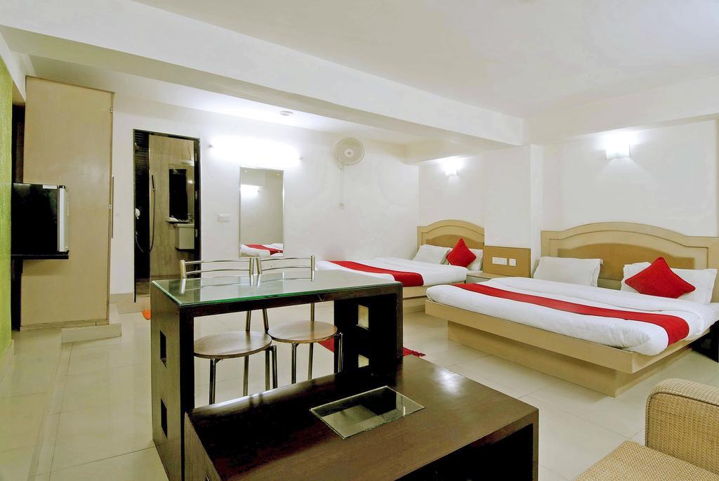Hotel Durga International Нью-Дели Экстерьер фото