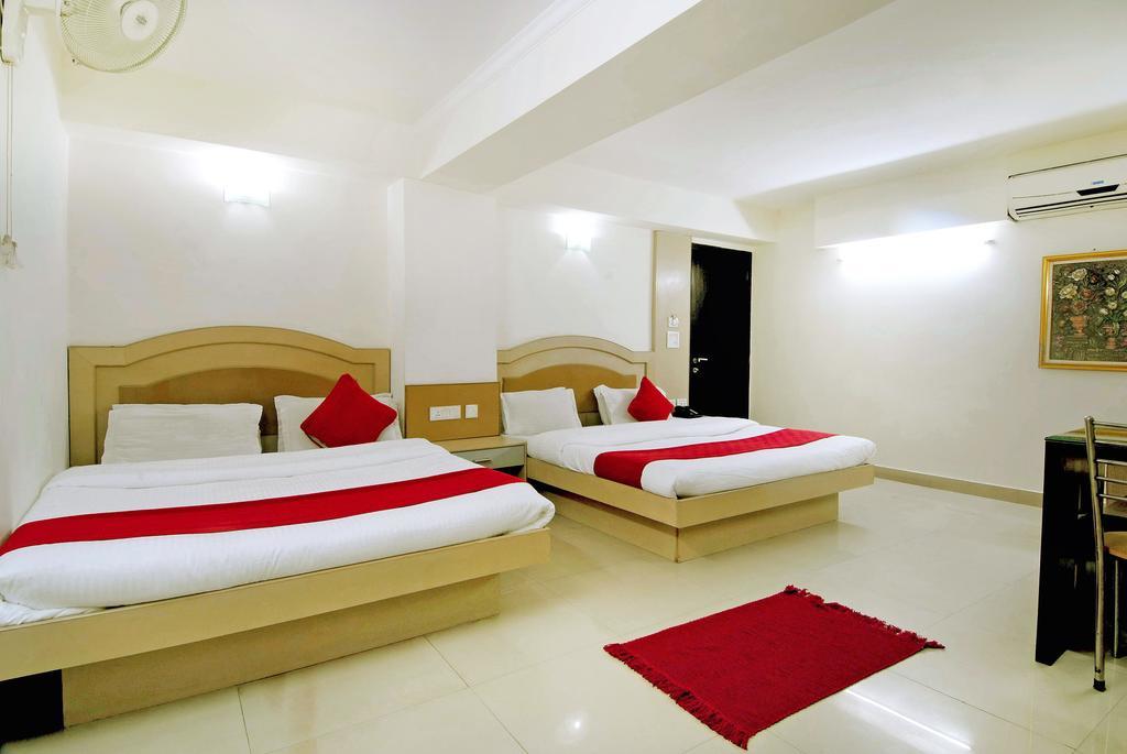 Hotel Durga International Нью-Дели Номер фото