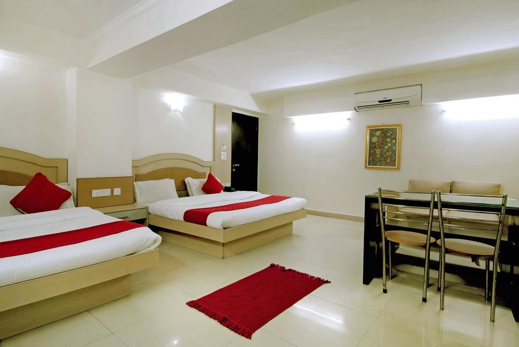 Hotel Durga International Нью-Дели Номер фото