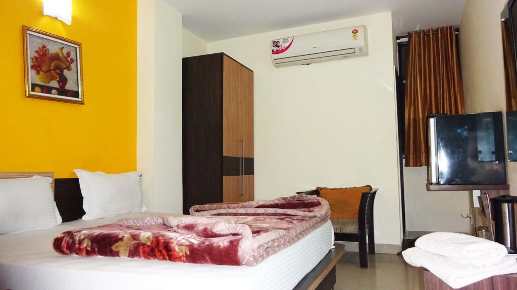 Hotel Durga International Нью-Дели Номер фото