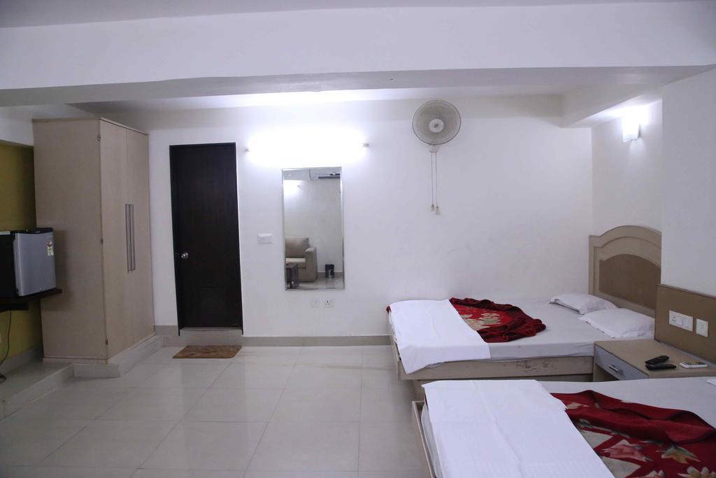 Hotel Durga International Нью-Дели Номер фото