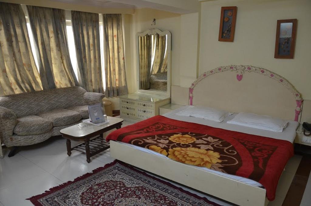 Hotel Durga International Нью-Дели Номер фото