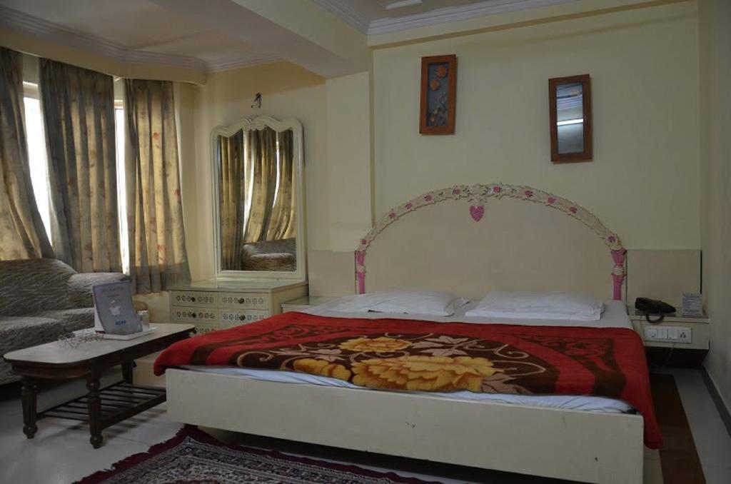 Hotel Durga International Нью-Дели Номер фото