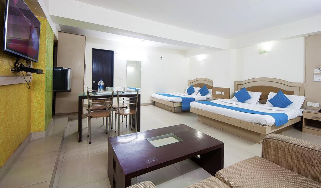 Hotel Durga International Нью-Дели Экстерьер фото