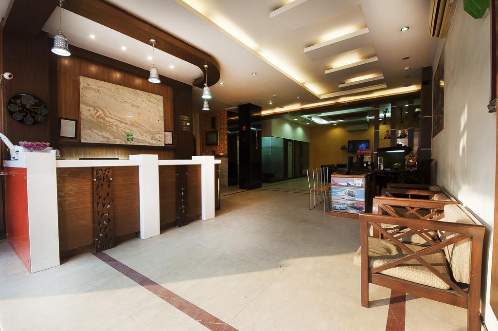 Hotel Durga International Нью-Дели Экстерьер фото