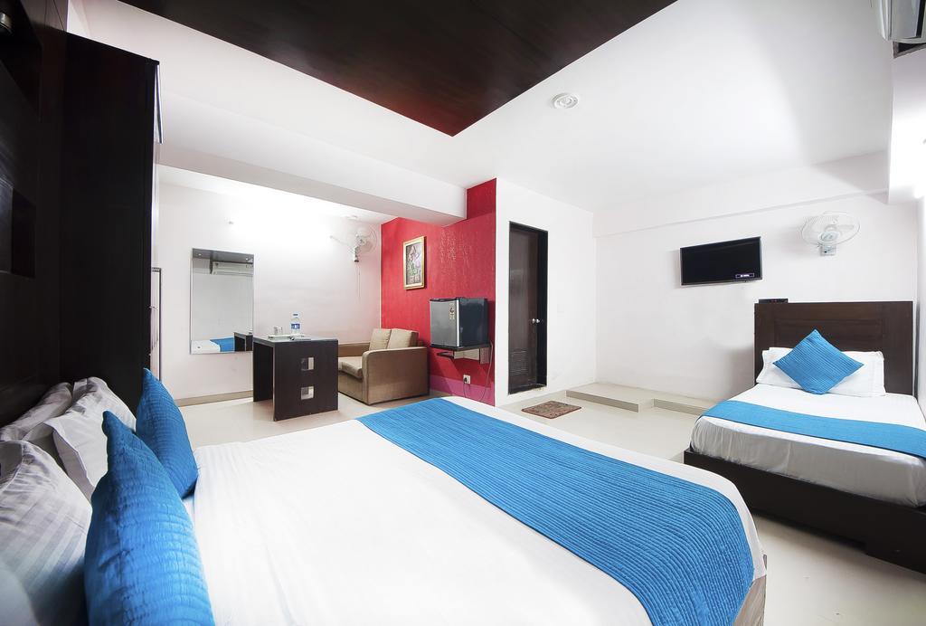 Hotel Durga International Нью-Дели Экстерьер фото